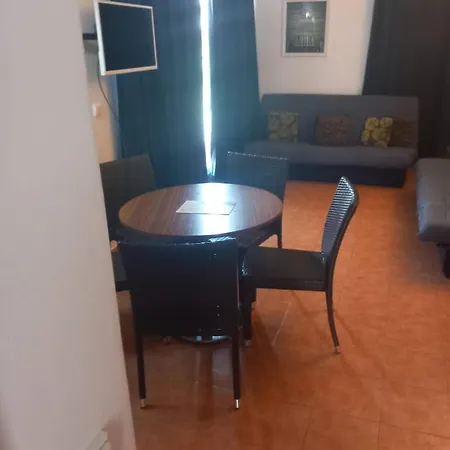 Mistral-rare 6 Pers, Parking, Wifi, ,clim, Piscines Lägenhet *